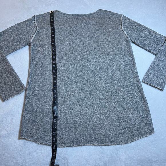 Romeo & Juliet Couture Embellished Shoulder Relaxed Fit Sweatshirt Size Small - Picture 8 of 8